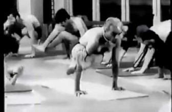 B.K.S. Iyengar – Clase avanzada con el maestro de Yoga Iyengar
